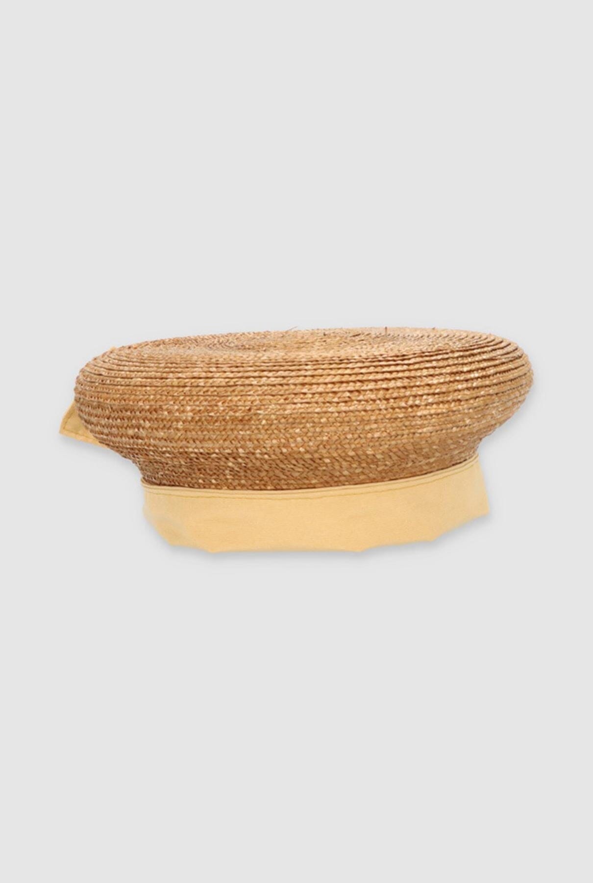Boina de rafia camel
