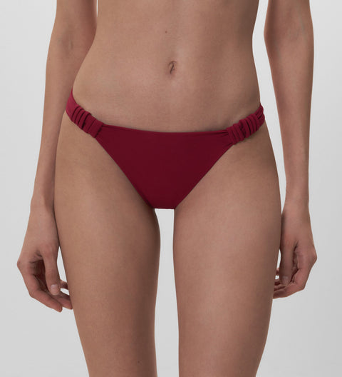 Braguita de bikini clásica