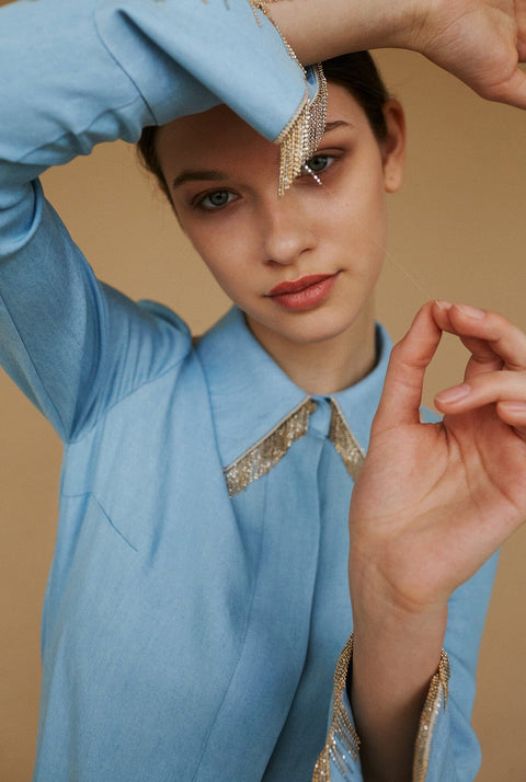 Camisa denim flecos metalicos