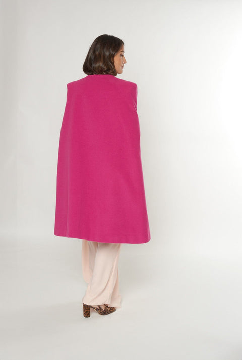 Capa de lana cashmere fucsia con flor