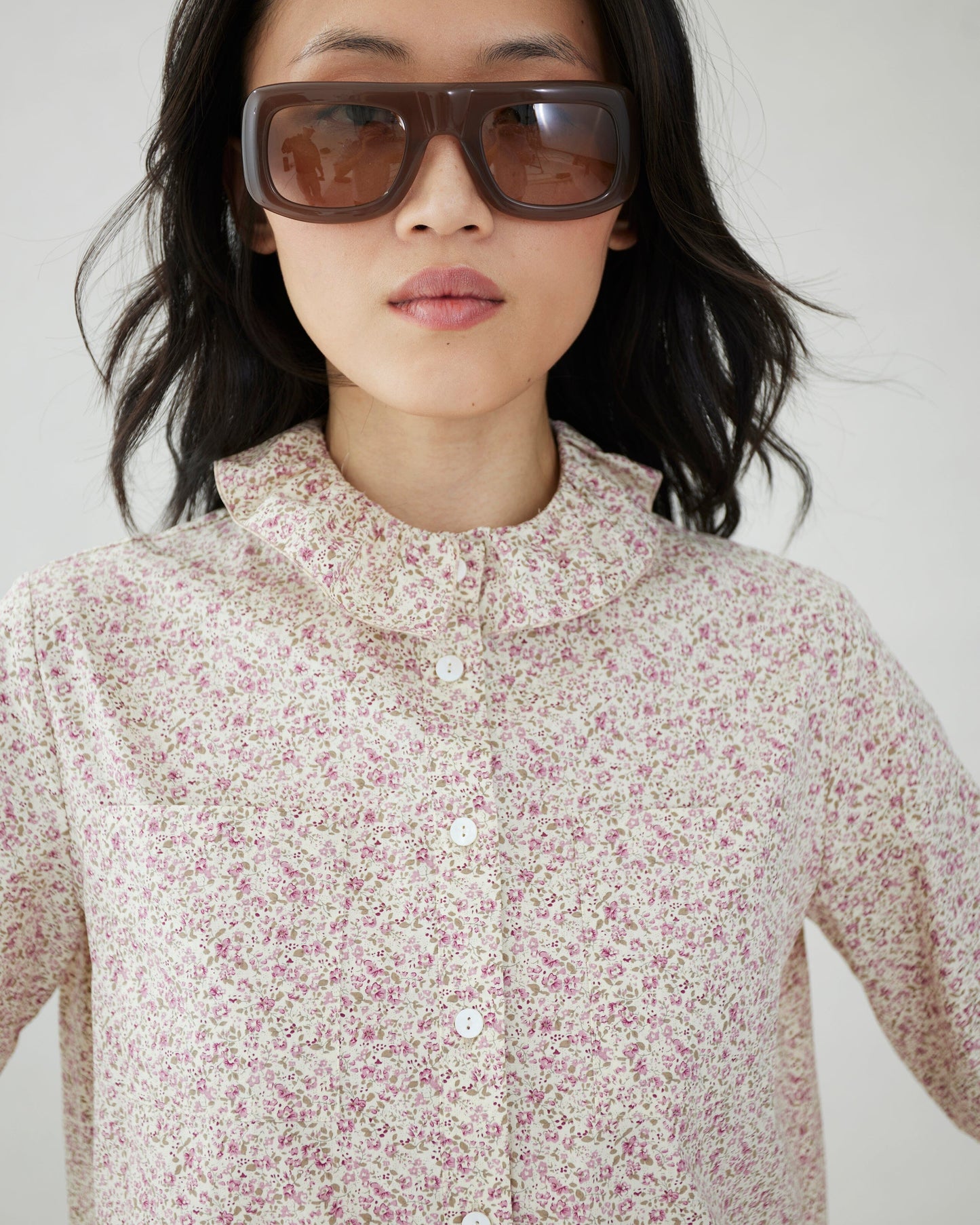 Cotton blouse with ruffle collar