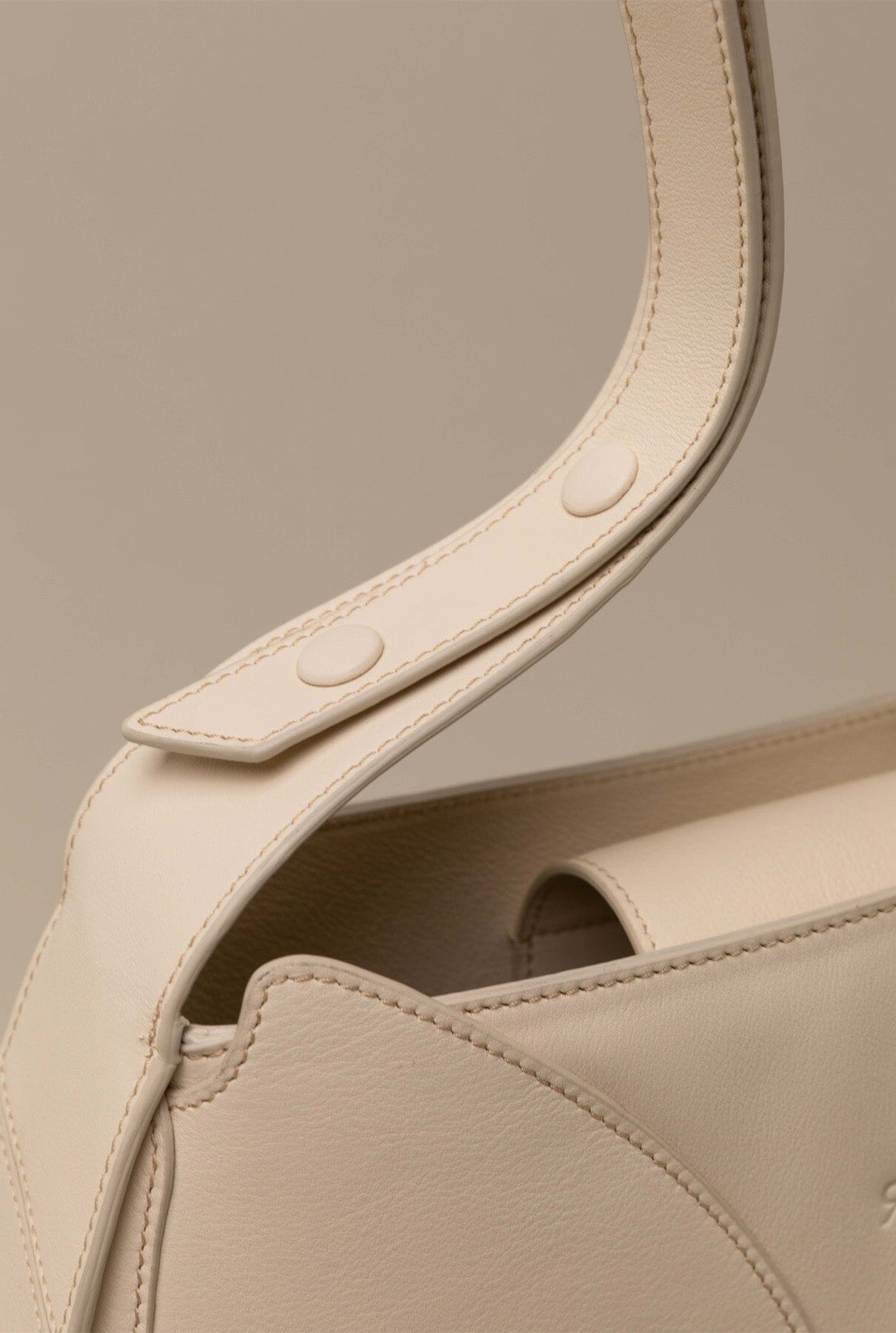 Garra Warm White Leather Tote Bag