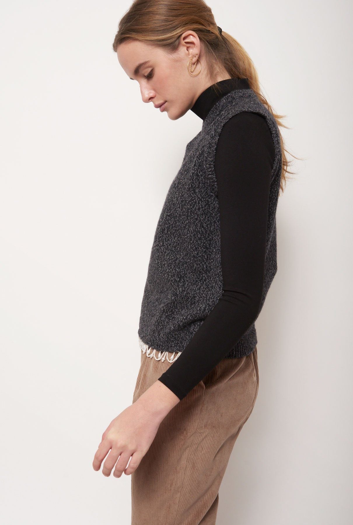 Mumu pearl black vest