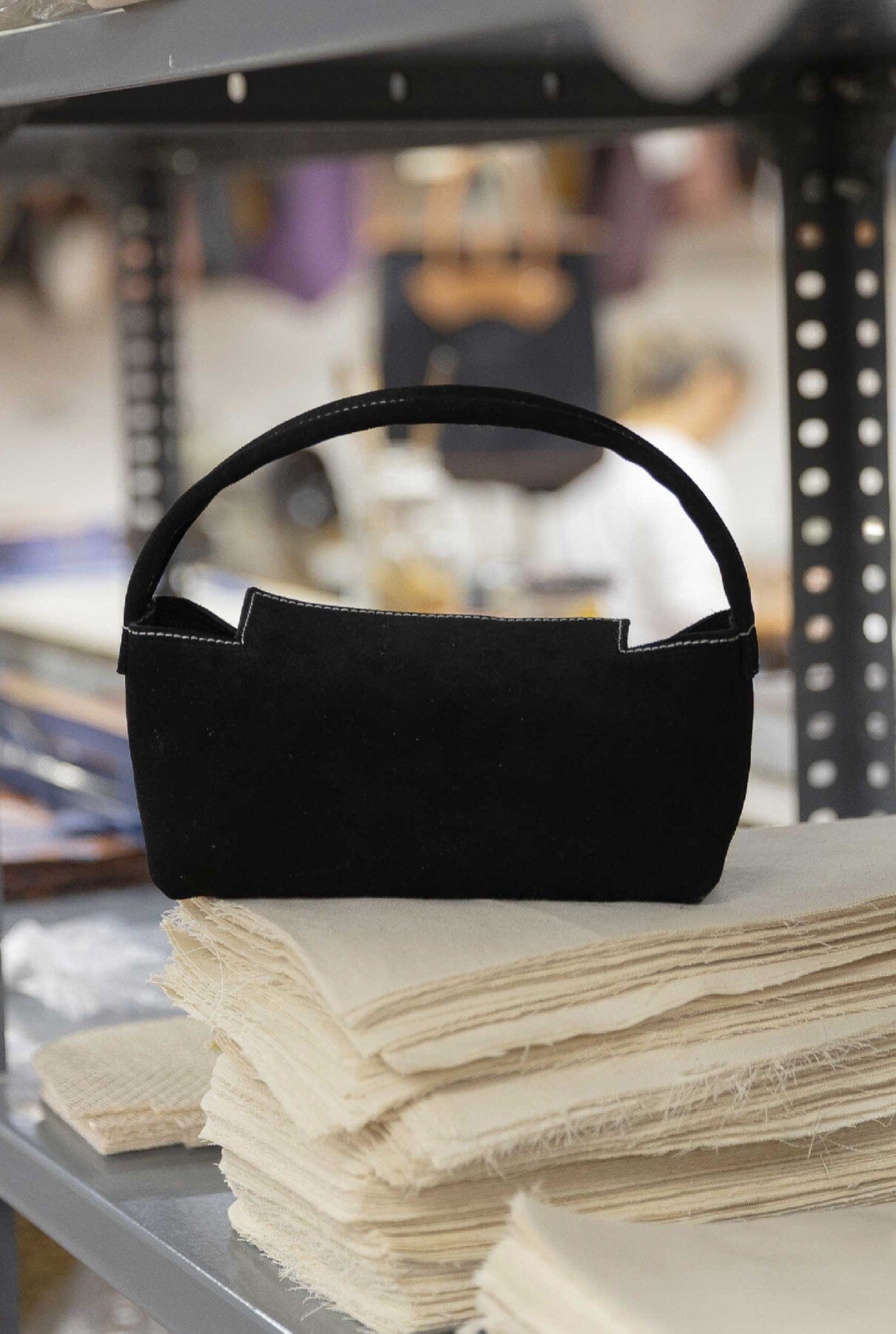 SUEDE BAG MINI: BLACK
