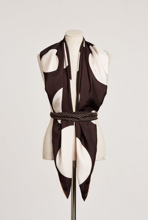 The Candela Scarf wrap / chocolate