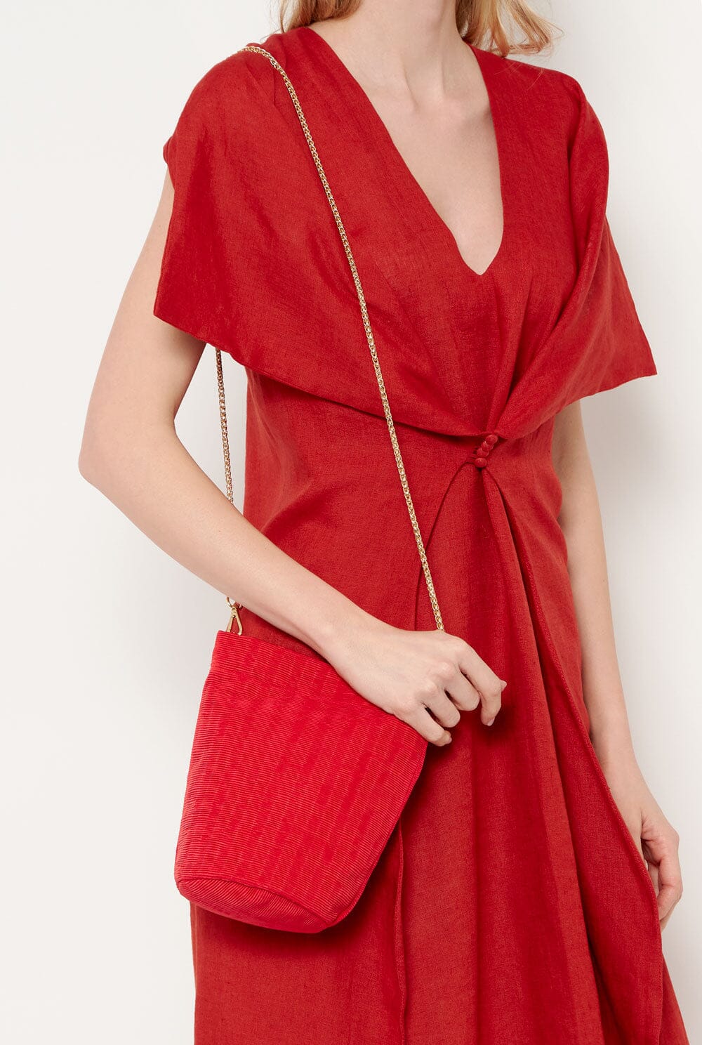 The Mini Cube Bag Raso Plisé red