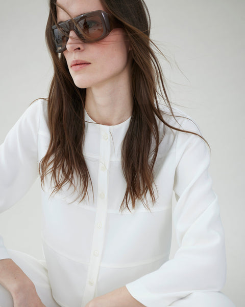 Blouse with long sleeves