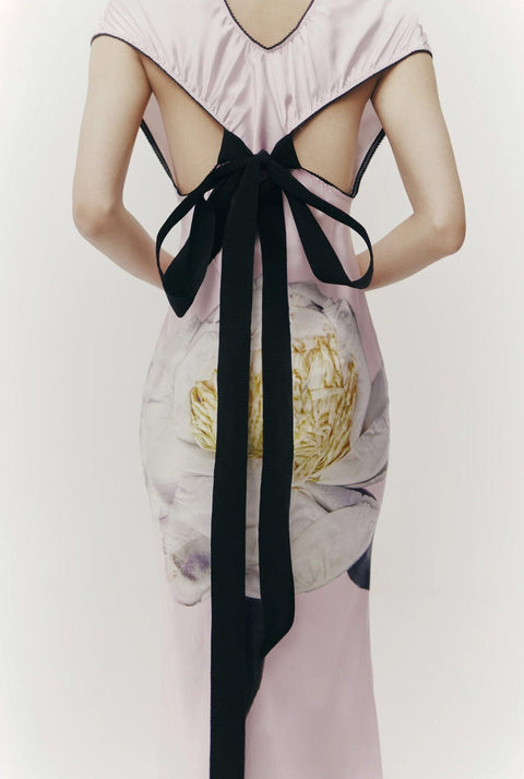 Bow back peonia pink