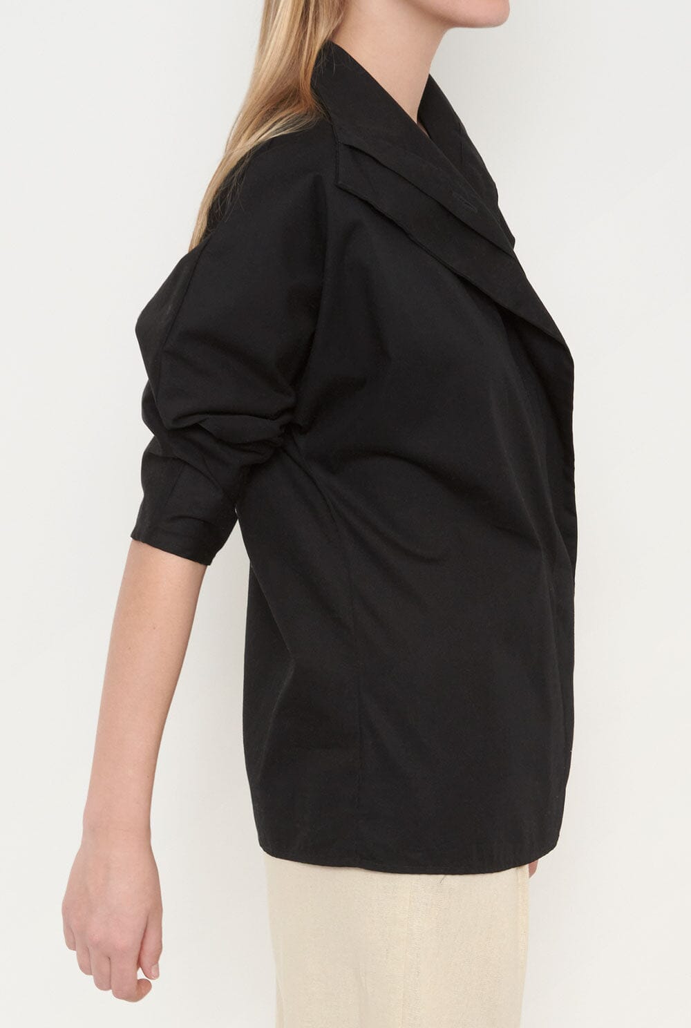 Camisa cierre lateral negro