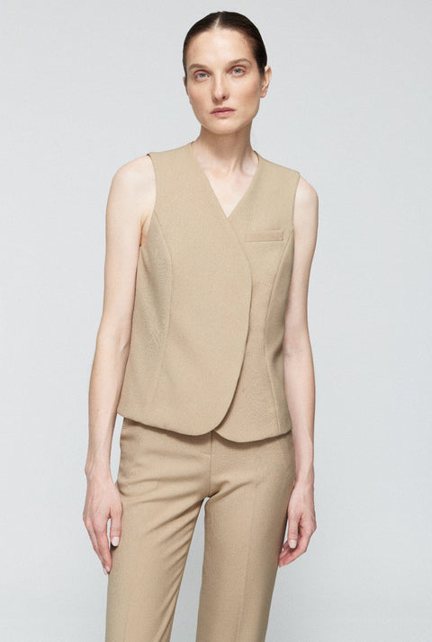 Chaleco cruzado de lana beige