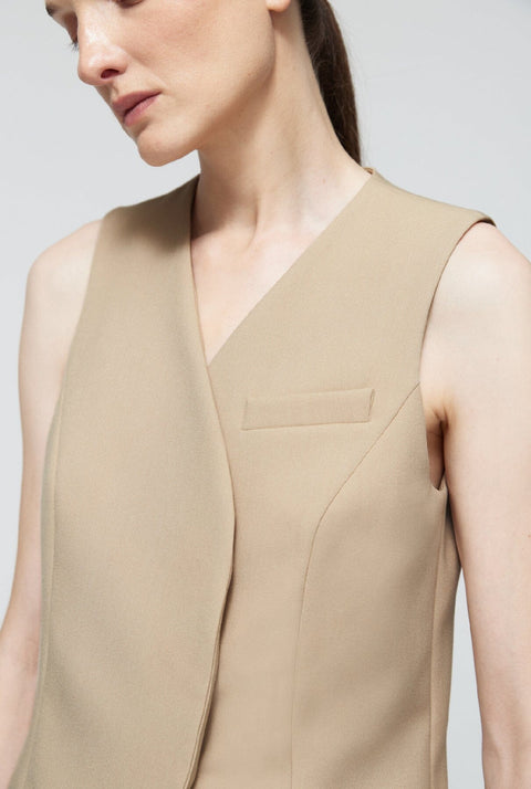 Chaleco cruzado de lana beige