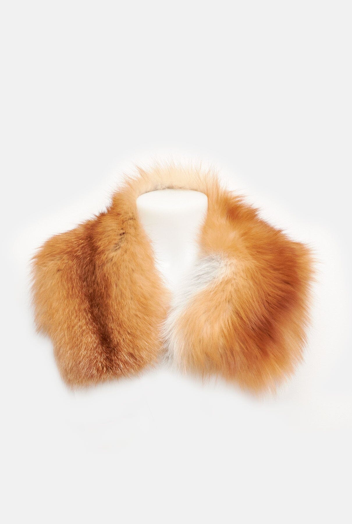 Cuello de pelo marrón natural