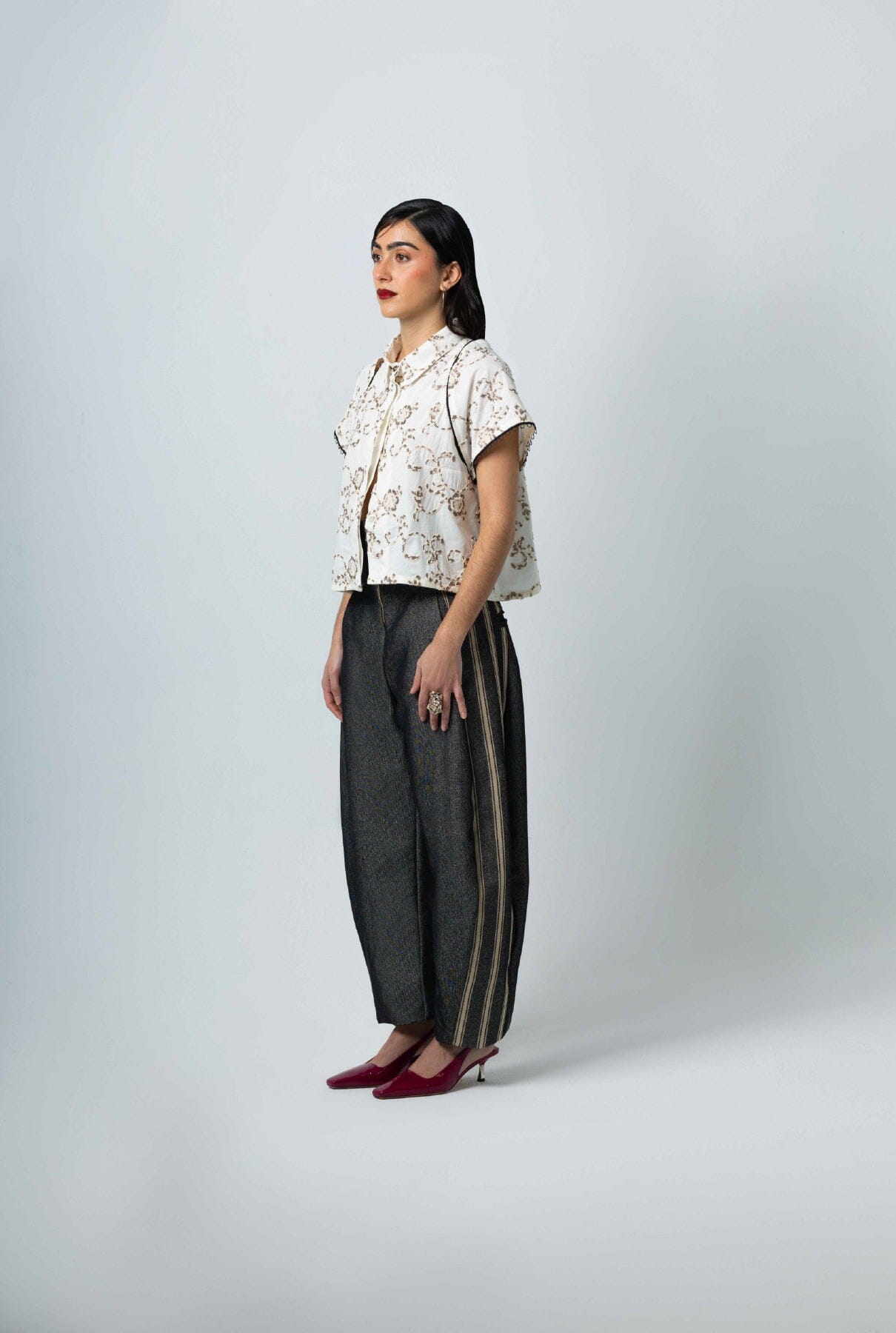 Pantalon globo negro rayas