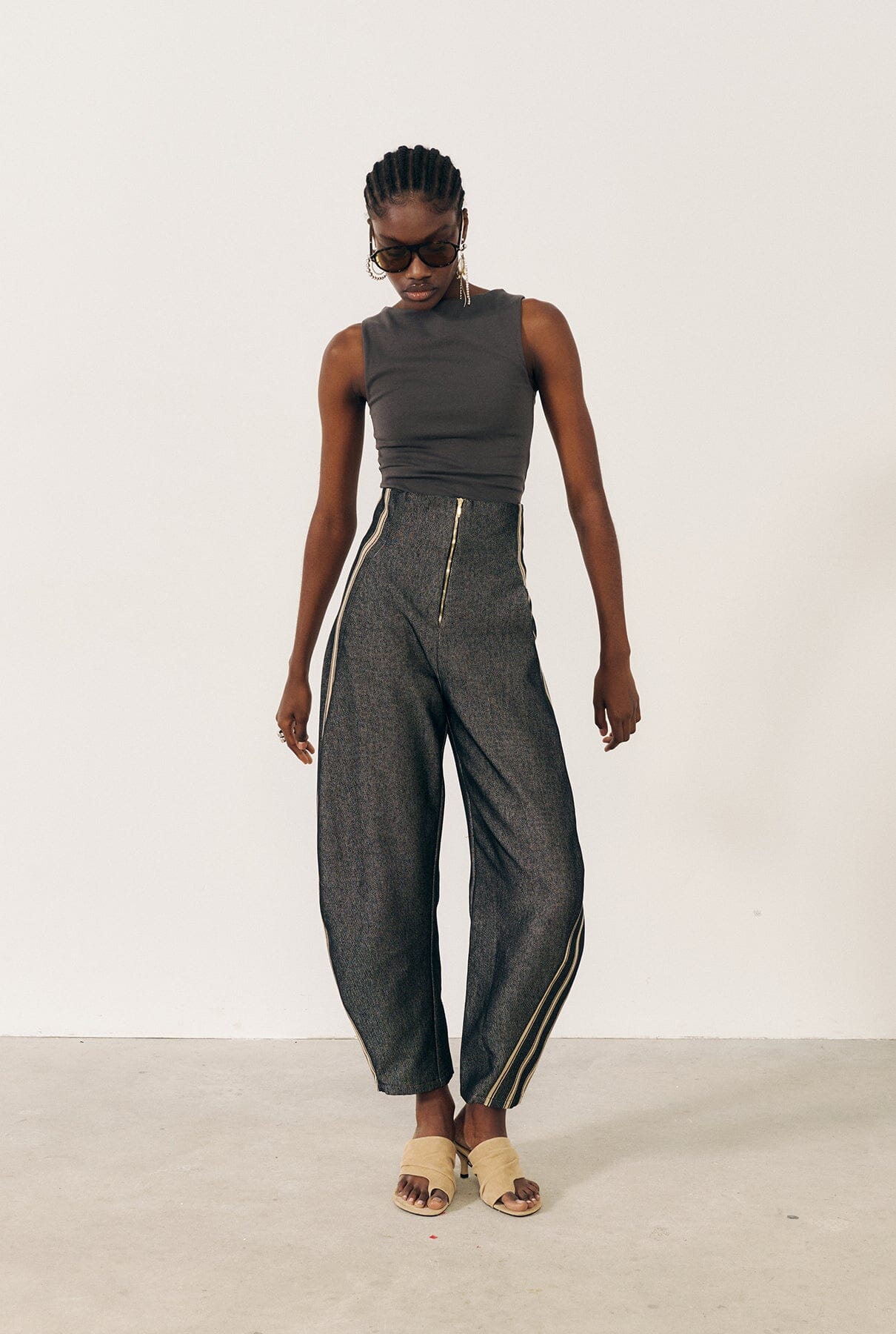 Pantalon globo negro rayas