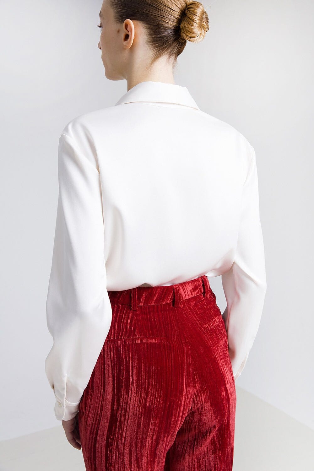 Pantalón recto terciopelo caldero