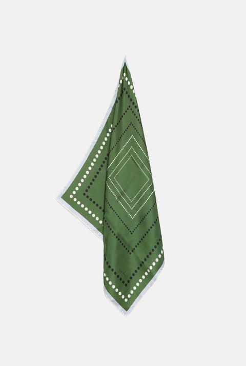 Pañuelo verde con topos