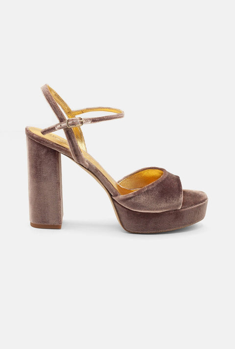 Penelope 11 Pruno