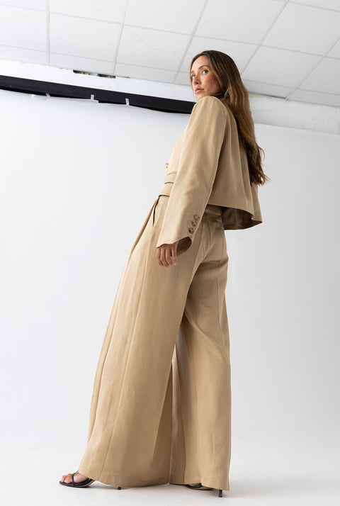 STRUCTURED JACKET: CAMEL