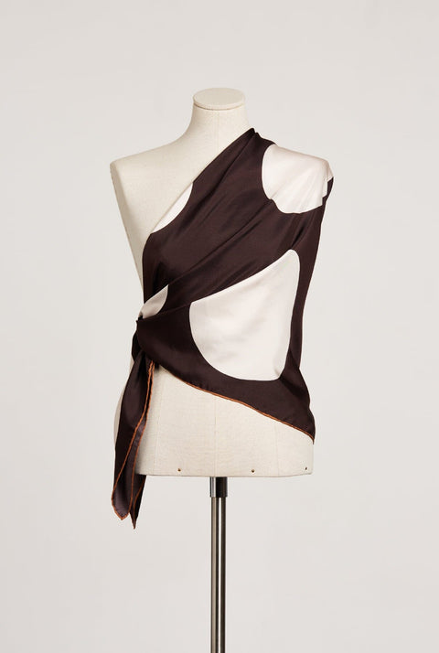 The Candela Scarf wrap / chocolate