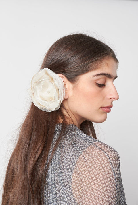 TOCADO BROCHE FLOR DE ORGANZA NUAGE