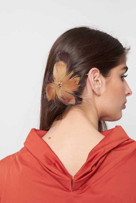 TOCADO MARIPOSA CON PLUMAS MARRON