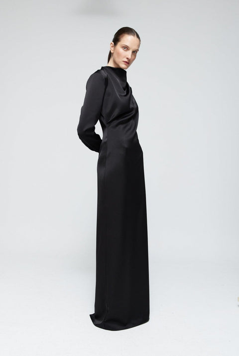 Vestido drapeado cuello perkins satén negro
